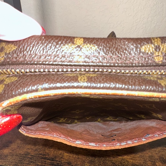 Authentic Louis Vuitton Danube Monogram Brown Messenger Crossbody Bag